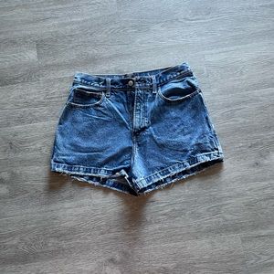 Abercrombie and Fitch Natural Rise Lightly Distressed Jean Short size 31